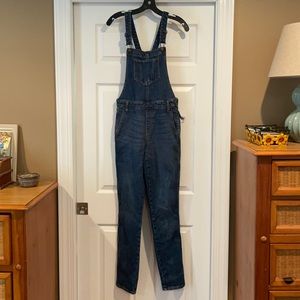 Old navy skinny overalls, brand new with tags!